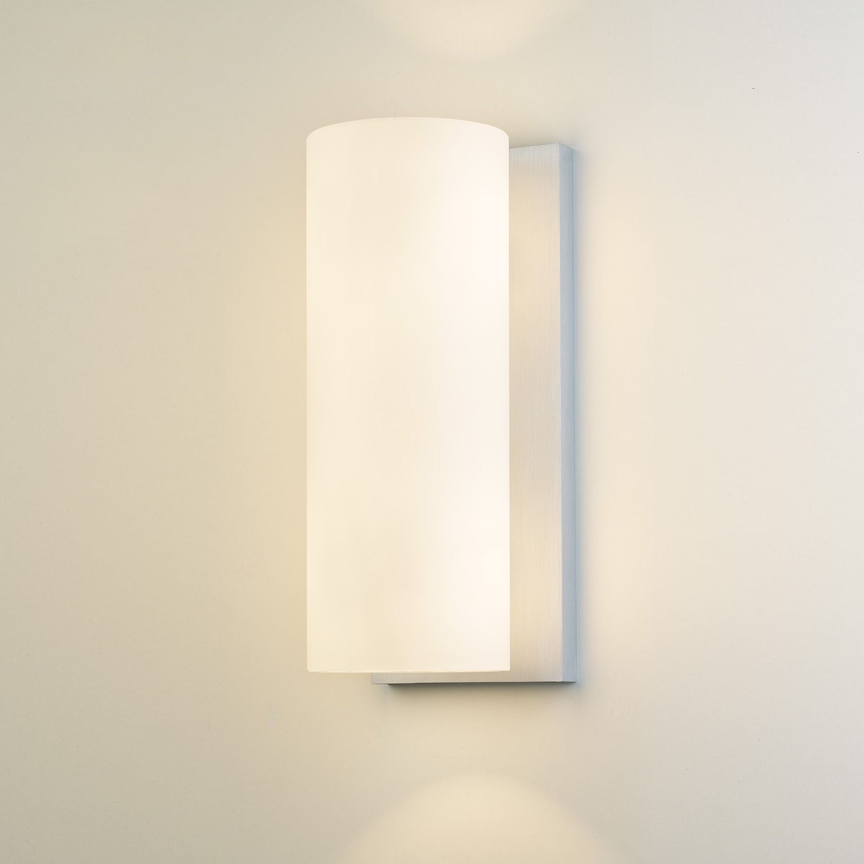 Oligo - Wandleuchte Project vertical-Wandleuchte-Oligo-Korpus Aluminium gebürstet | Schirm Weiß matt-40-918-30-12/21-TOJU Interior