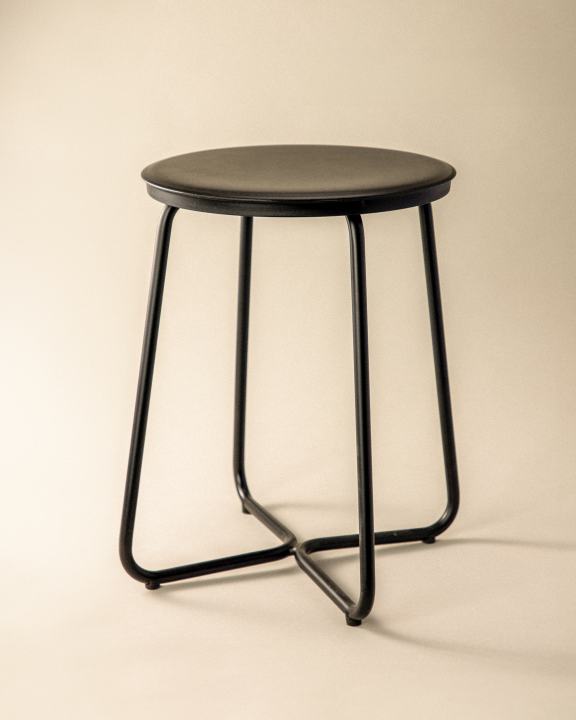Cosmic Geyser Hocker – Schwarz matt