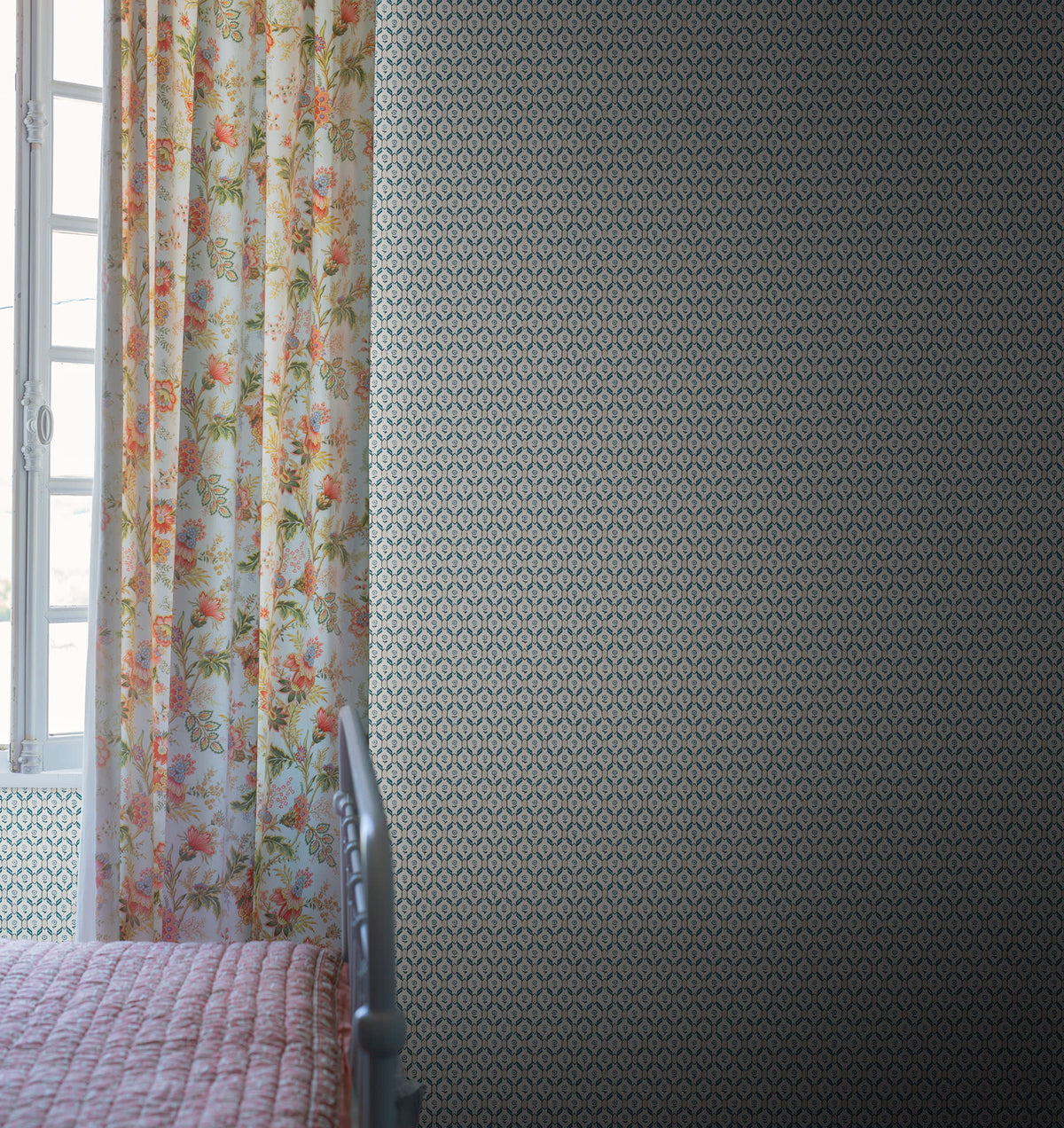 Sandberg Hugo Misty Blue S10244 – Raumansicht