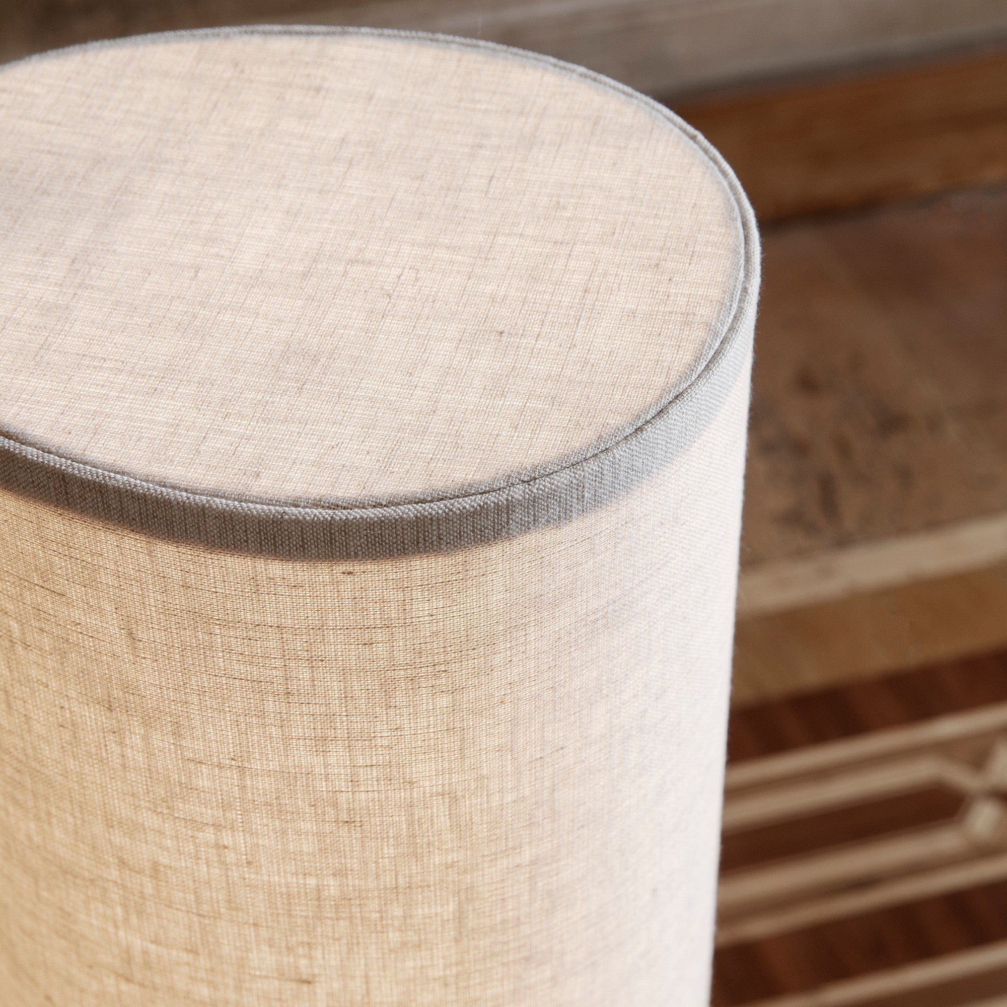 Gubi - Unbound LED Tischleuchte-Gubi-Leinen weiß/Schirm-TOJU Interior