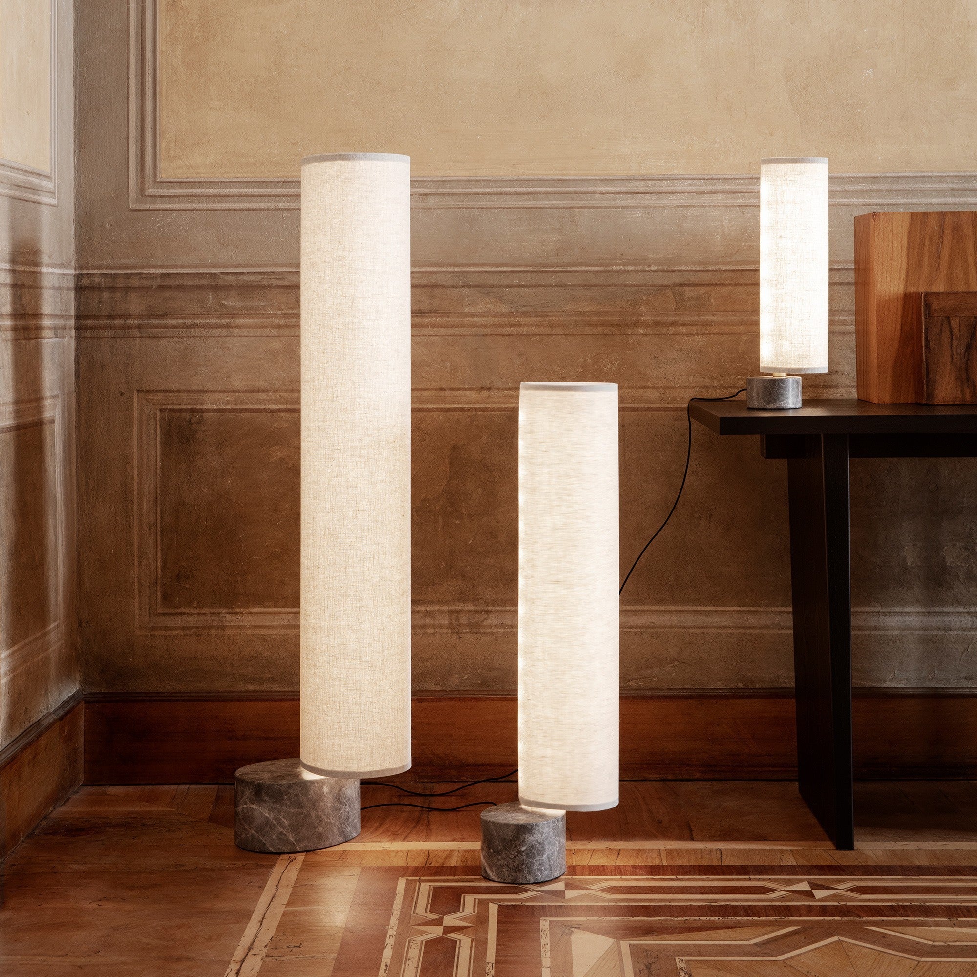 Gubi - Unbound LED Tischleuchte-Gubi-Leinen weiß/Schirm-TOJU Interior