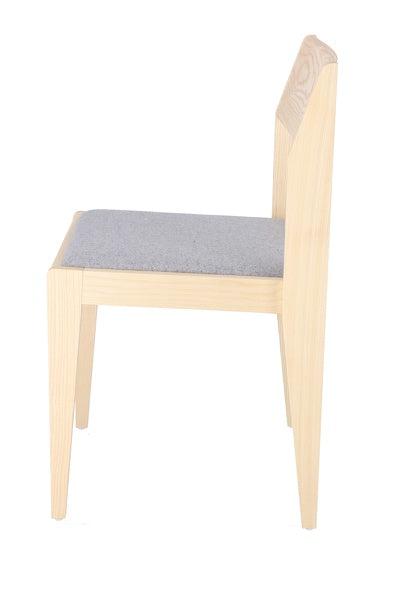 Jan Kurtz - Armlehnenstuhl Nora-Stühle-Jan Kurtz-Hellgrau - Esche lackiert-TOJU Interior