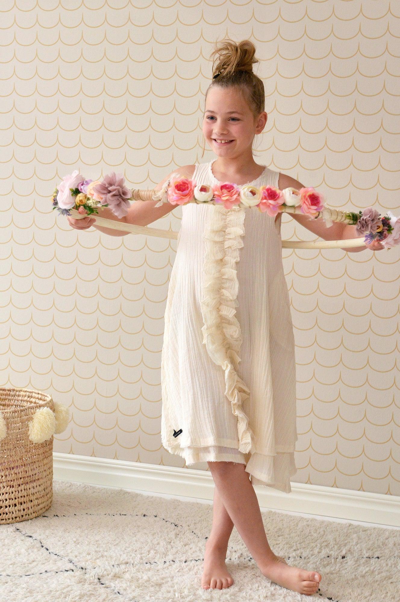 Majvillan - Tapete Drop Curtain-Tapeten-Majvillan-TOJU Interior