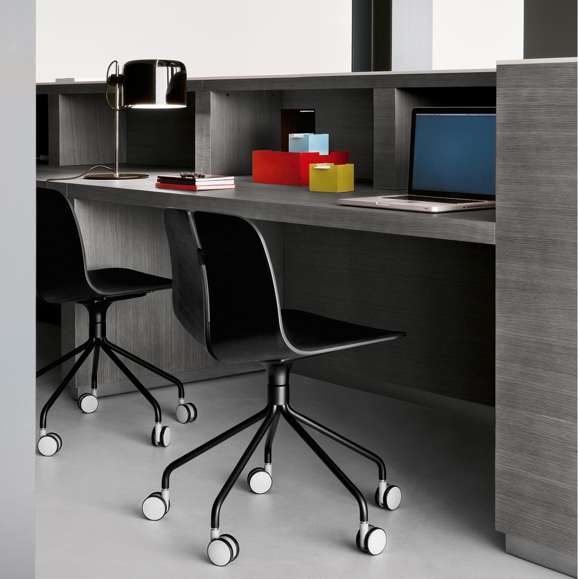 Oluce - Coupé 2202 Tischleuchte-Leuchten-Oluce-TOJU Interior