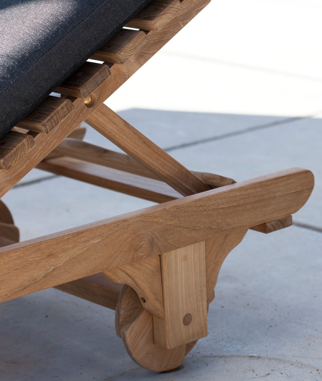 Unopiu - Gartenliege Chelsea aus Teakholz-Gartenliege-Unopiu-TOJU Interior