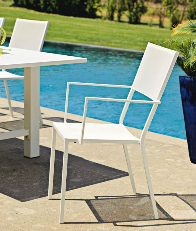 Unopiu - Unopiu - Armlehnstuhl Conrad aus Eisen-Stuhl-Unopiu-Weiß-TOJU Interior