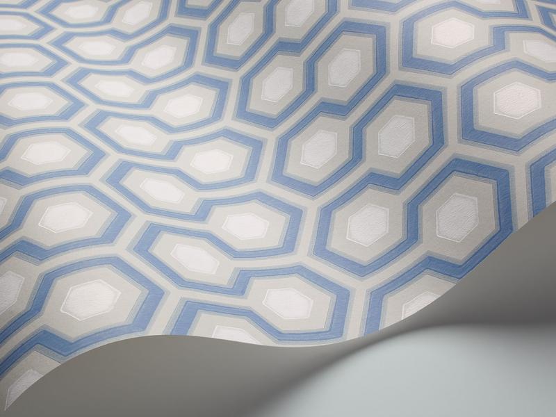 Cole and Son - Tapete Hicks Hexagon Wallpaper-Tapeten-Cole & Son-hyacinth Blue & Weiß 66/8054-TOJU Interior