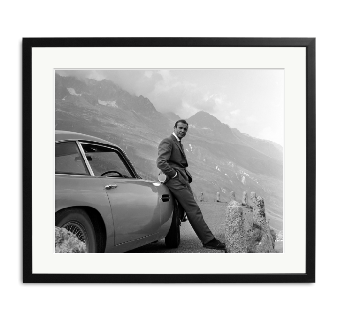Sonic Editions - Wandbild - Sean Connery and his Aston Martin-Wandbild-Sonic Editions-XL - 60x75cm-Schwarz-TOJU Interior